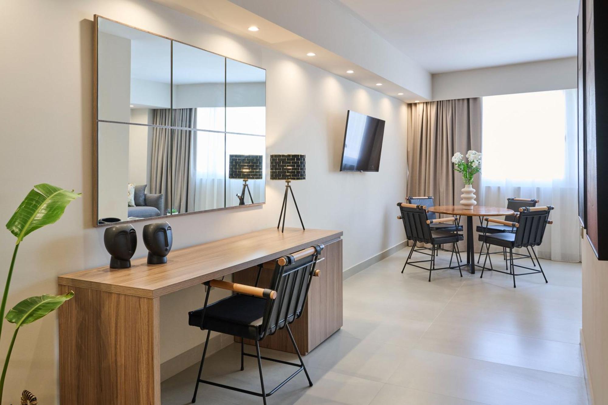 Acropolis Muses - Downtown Luxury Apartments Athen Eksteriør billede